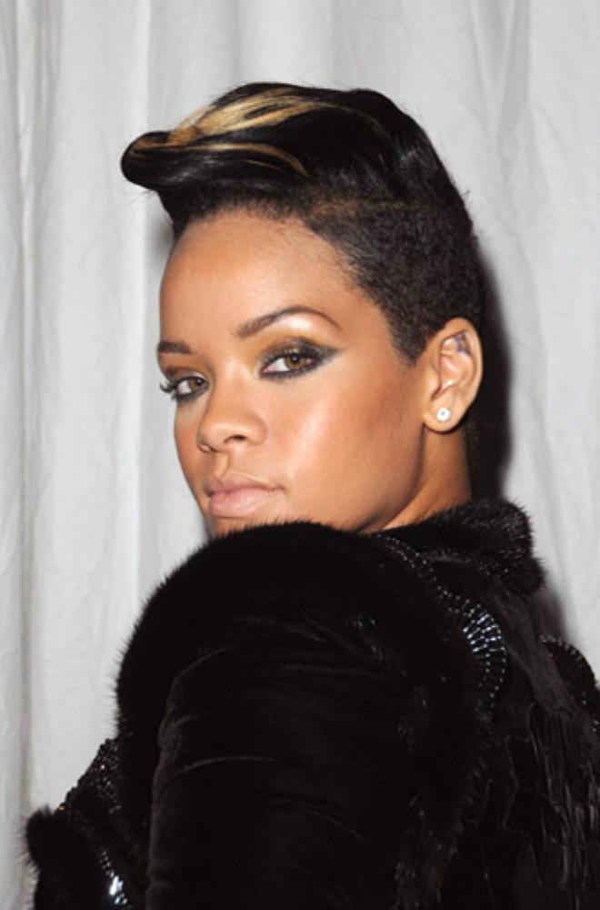 Rihanna Makyajsız Haliyle de Büyüledi Foto Galerisi