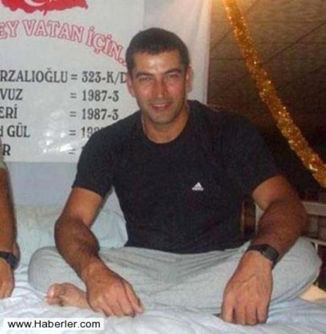 Kenan İmirzalıoğlu’nun Eski Hali Şaşırtıyor