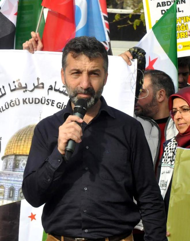 Fatih Camii Avlusunda Rusya Protestosu