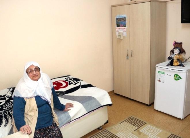 Huzur Evi Şairi
