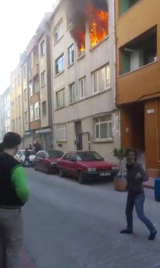 15 Aylık Bebek Yangında Feci Şekilde Öldü
