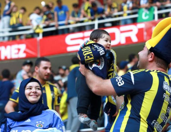 Galatasaray-Fenerbahçe Maçı Tribün Fotoğrafları