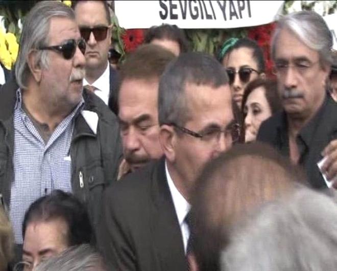Arif Sağ’ın Eşi Yıldız Sağ Son Yolculuğuna Uğurlandı