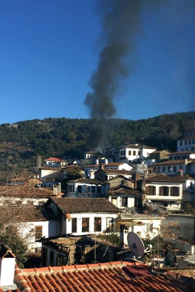Şirince’de 200 Yıllık Tarihi Rum Evleri Yandı