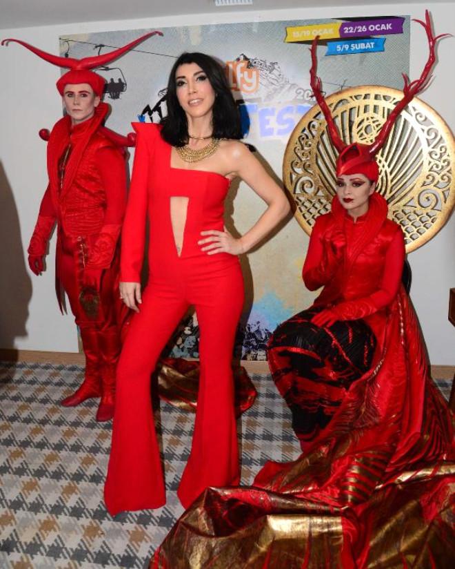 Hande Yener İkinci Baharımı Yaşıyorum