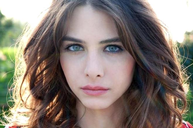 Menchova Julianın biyografisi, yıldız ailelerin mirasçısı Menchova Julianın biyografisi, yıldız ailelerin mirasçısı
