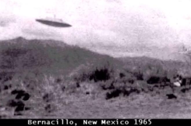 Uzaylılar ve Paranormal Olaylar Gerçekten Var mı?