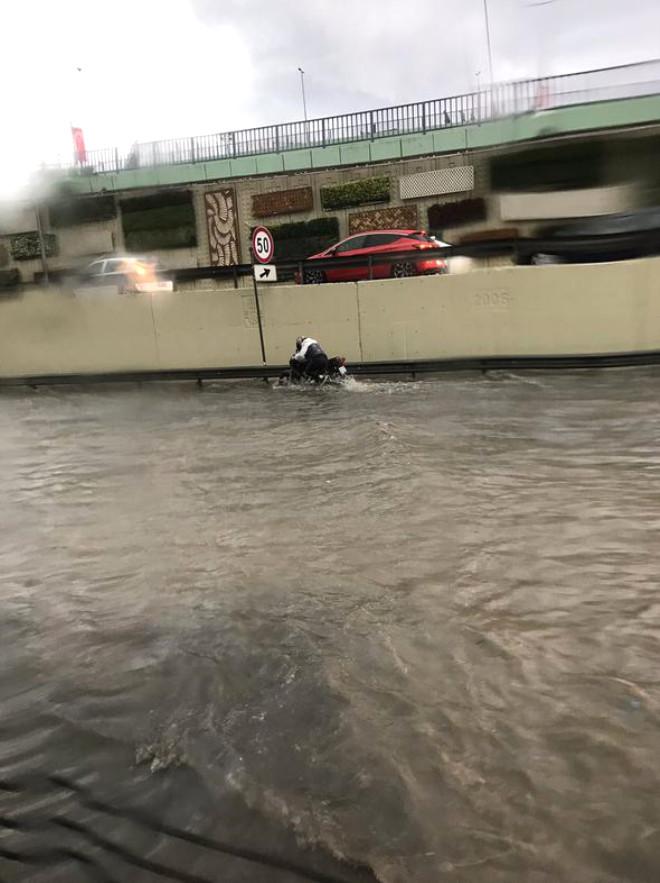 İstanbul Sular Altında! Sokaklarda Can Pazarı Yaşanıyor