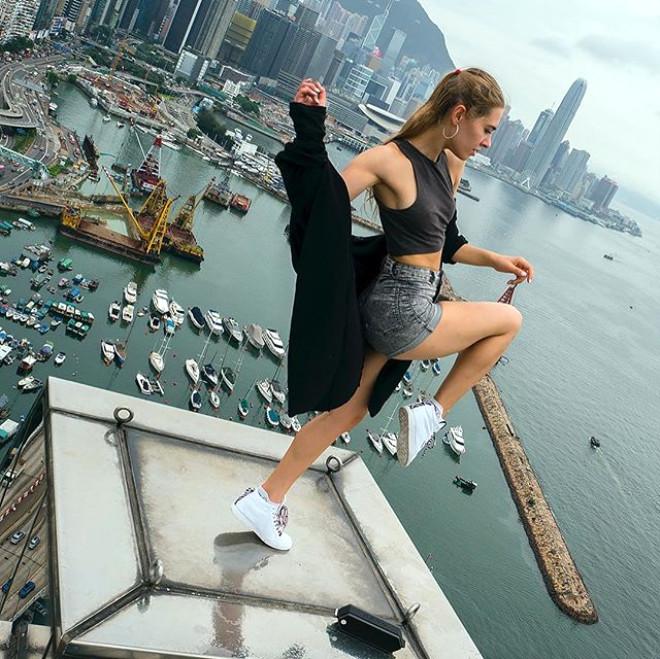 Yüksek Binaların Tepesindeki Korkusuz Fotoğrafçı: Angela Nikolau