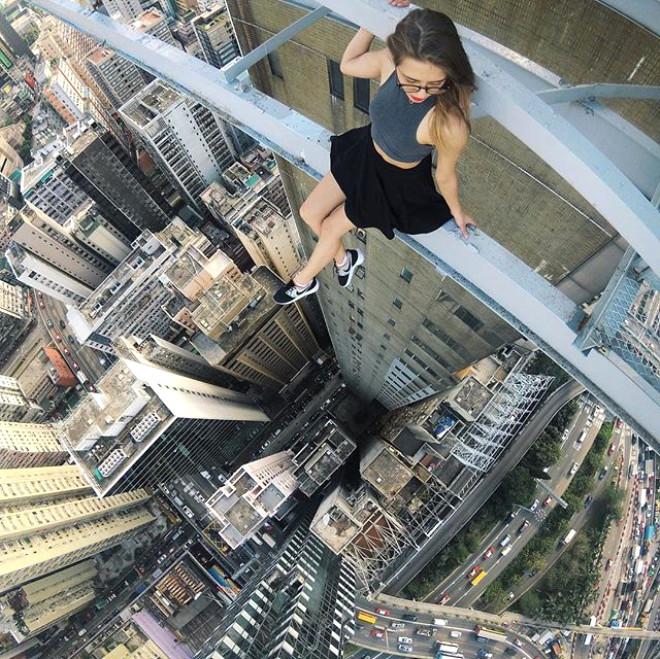 Yüksek Binaların Tepesindeki Korkusuz Fotoğrafçı: Angela Nikolau