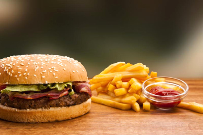 Fast Food Zincirinde Skandal! Çocuğunuza Yedirirken Bir Daha Düşünün