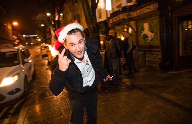 Eğlencenin Dozu Kaçtı! İngilterenin Noel Öncesi Eğlencesi 'Mad Friday'den Skandal Kareler