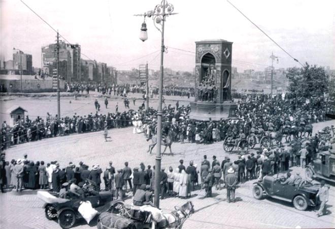 Eski İstanbul'dan Daha Önce Hiç Görmediğiniz Nostaljik Kareler