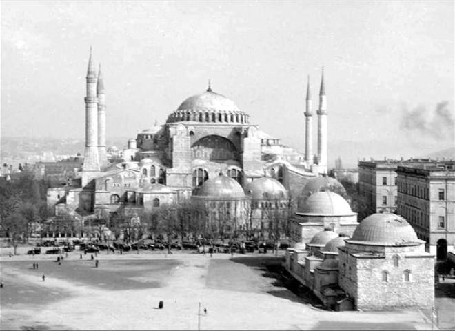 Eski İstanbul'dan Daha Önce Hiç Görmediğiniz Nostaljik Kareler