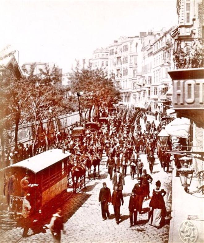 Eski İstanbul'dan Daha Önce Hiç Görmediğiniz Nostaljik Kareler