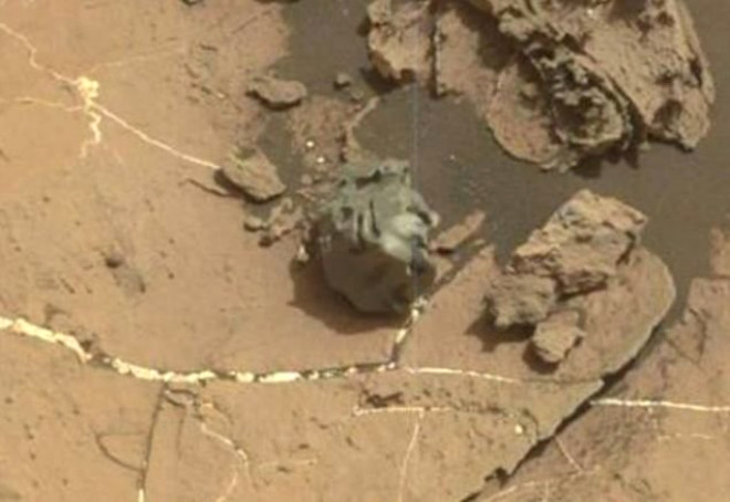 Mars'ın Esrarengiz Fotoğrafları Kafaları Karıştırdı