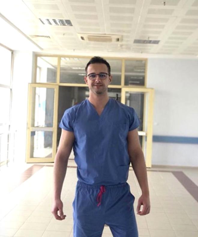 Türkiye'deki Fenomen Erkek Doktorlar Sosyal Medyayı Sallıyor
