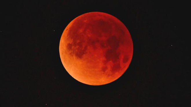 21. Yüzyılın En Uzun Ay Tutulması Bu Gece