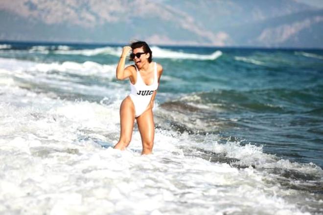 Ünlülerin Tatil Pozları Instagram'ı Salladı