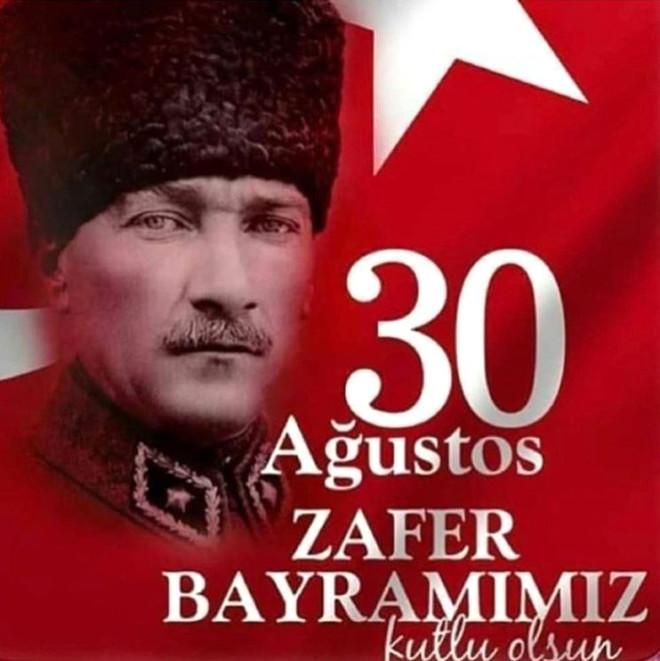 Ünlü İsimlerden 30 Ağustos Zafer Bayramı Paylaşımları