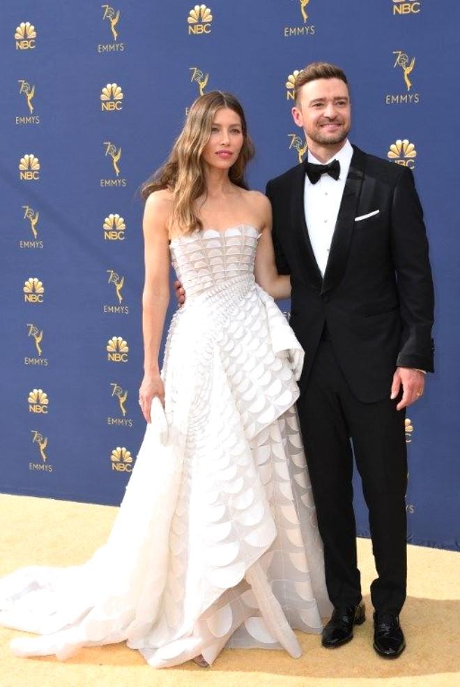 70. Emmy Ödülleri Kırmızı Halıda Kim Ne Giydi?