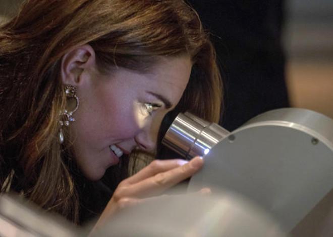 Cambridge Düşesi Kate Middleton Türk'ün İmzasıyla Geziyor