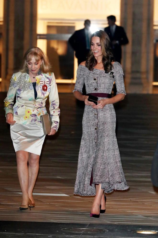 Cambridge Düşesi Kate Middleton Türk'ün İmzasıyla Geziyor