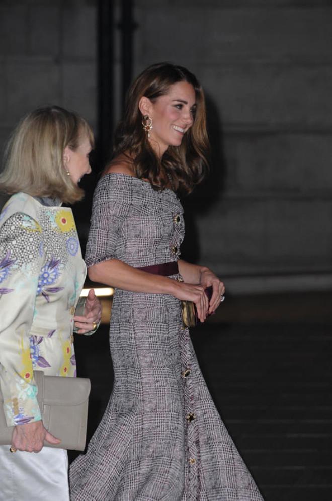 Cambridge Düşesi Kate Middleton Türk'ün İmzasıyla Geziyor