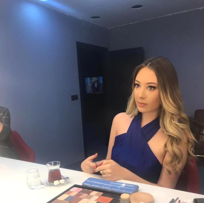 Mehmet Ali Erbil'in kızı Yasmin Paylaştığı Fotoğrafla Kafaları Karıştırdı