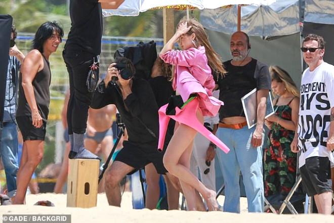 Victoria Secret'ın Çıtır Meleği, Kamera Arkası Ateşli Görüntüleriyle Mest Etti!