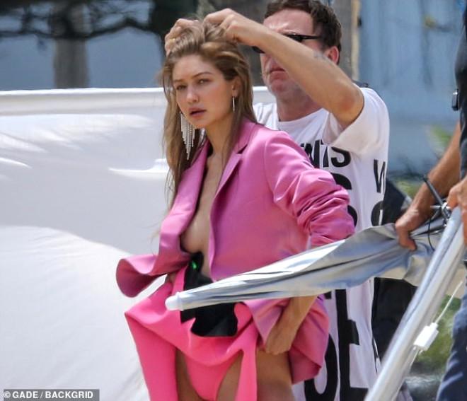 Victoria Secret'ın Çıtır Meleği, Kamera Arkası Ateşli Görüntüleriyle Mest Etti!