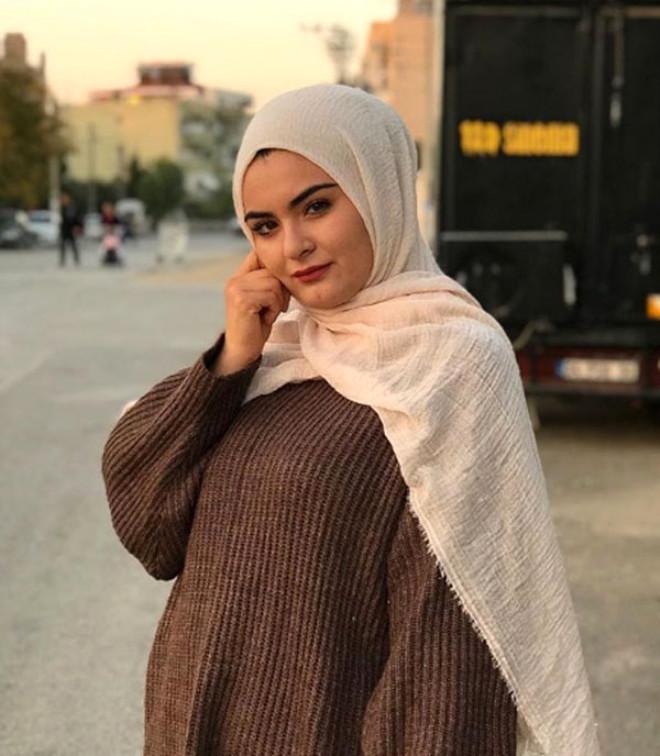 İzdivaç'ın Fenomen Gelin Adayı Hanife'nin, Son Hali 'Estetik mi Oldu?' Dedirtiyor!