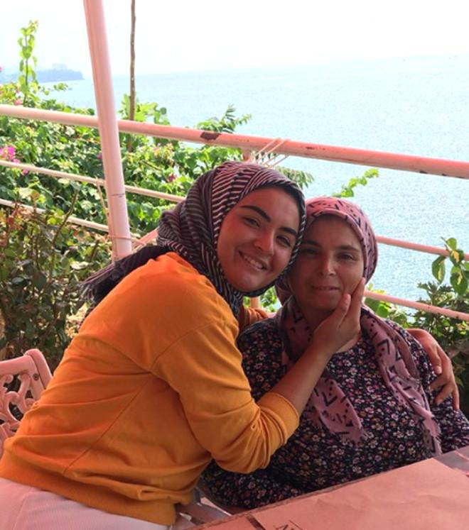 İzdivaç'ın Fenomen Gelin Adayı Hanife'nin, Son Hali 'Estetik mi Oldu?' Dedirtiyor!