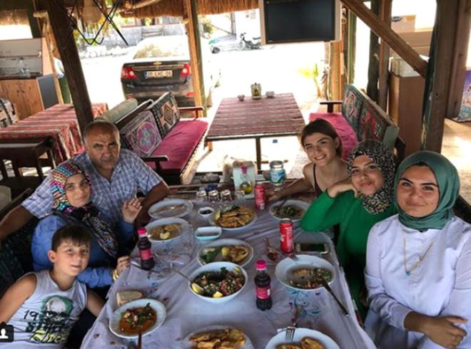 İzdivaç'ın Fenomen Gelin Adayı Hanife'nin, Son Hali 'Estetik mi Oldu?' Dedirtiyor!