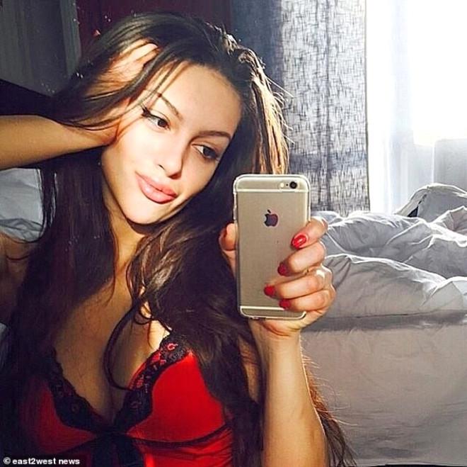 Müslüman Olan Eski Moskova Güzeli, Malezya Kralıyla Evlenip First Lady Oldu