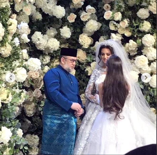 Müslüman Olan Eski Moskova Güzeli, Malezya Kralıyla Evlenip First Lady Oldu