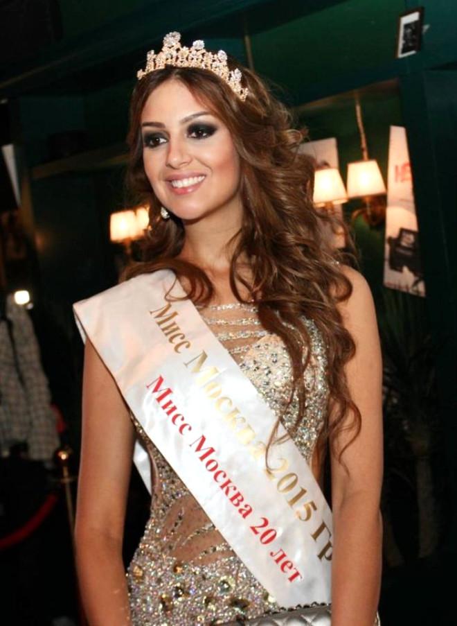 Müslüman Olan Eski Moskova Güzeli, Malezya Kralıyla Evlenip First Lady Oldu