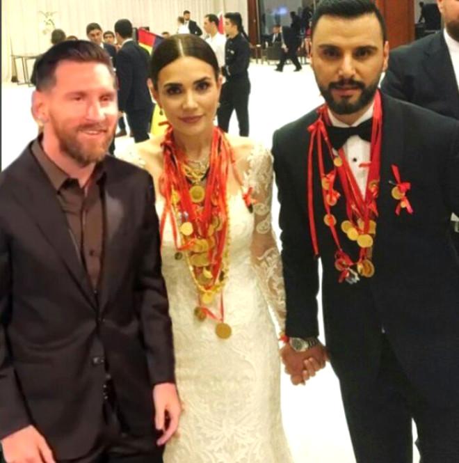 İsrailli Modelle Fotoğraf Çekilirken Donup Kalan Messi'ye, Yapılan Photoshoplar Kırdı Geçirdi