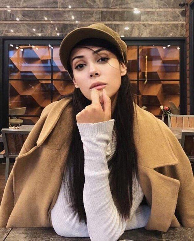 EDHO'nun Meltem'i, Instagram Pozlarıyla Nefes Kesiyor!