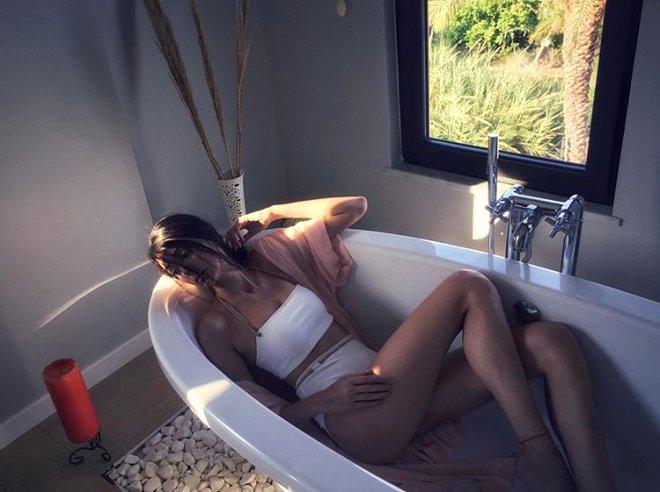 EDHO'nun Meltem'i, Instagram Pozlarıyla Nefes Kesiyor!