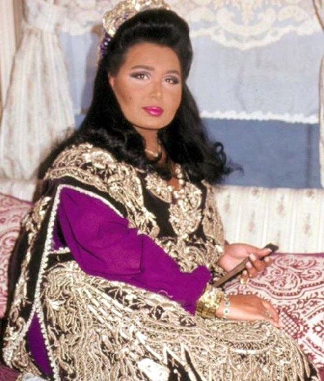 Demet Akalın'ın Doğum Günü Kutlaması Faciaya Dönüştü! İşte Ünlülerin En İlgi Çekici Nostaljik Fotoğrafları