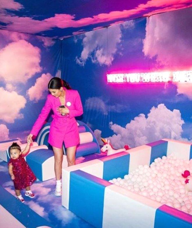Kylie Jenner'ın Kızı İçin Yaptığı Milyon Dolarlık Parti Görenleri Şaşkınlığa Uğrattı!