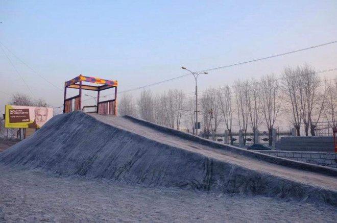 Sibirya'ya Siyah Kar Yağdı, Görenler Şaşkına Döndü