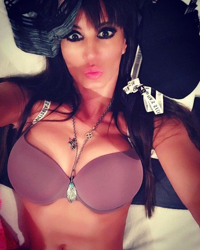 Playboy Güzelinin Ölmeden Önce Attığı Tweet, Kan Dondurdu!