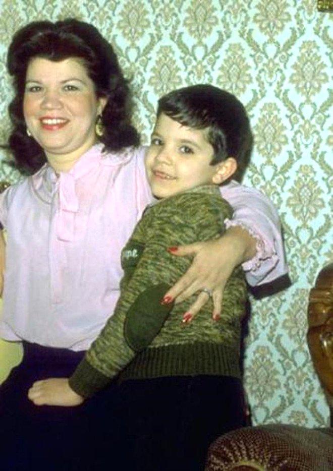 Fotoğraftaki İsmin Kim Olduğunu Öğrenen Şaşıp Kalıyor! İşte Ünlülerin Çocukluk Halleri