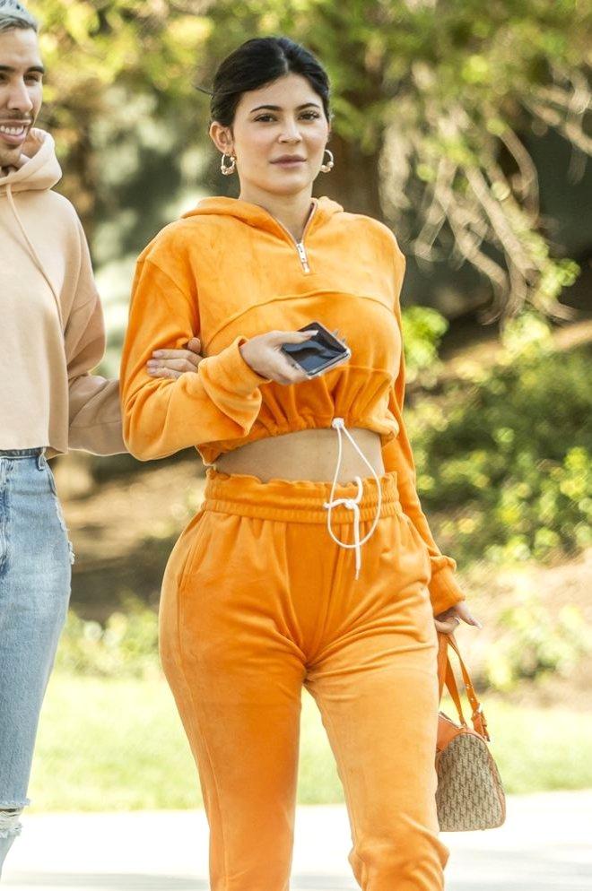 Kylie Jenner, Makyajsız Haliyle Hayal Kırıklığına Uğrattı! Tanınmaz Halde