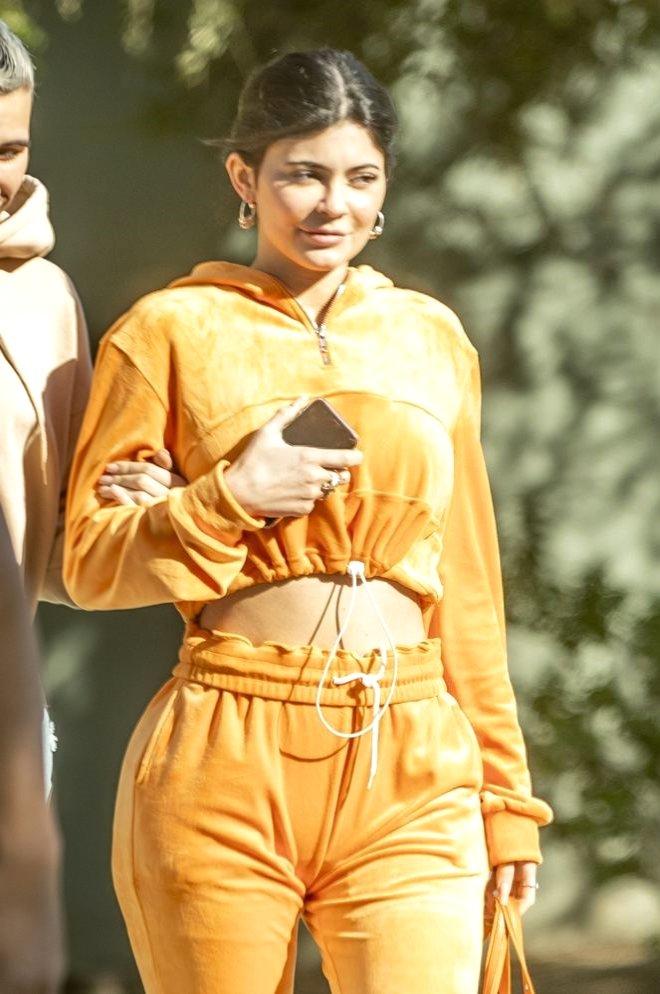 Kylie Jenner, Makyajsız Haliyle Hayal Kırıklığına Uğrattı! Tanınmaz Halde