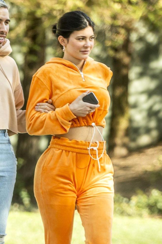 Kylie Jenner, Makyajsız Haliyle Hayal Kırıklığına Uğrattı! Tanınmaz Halde
