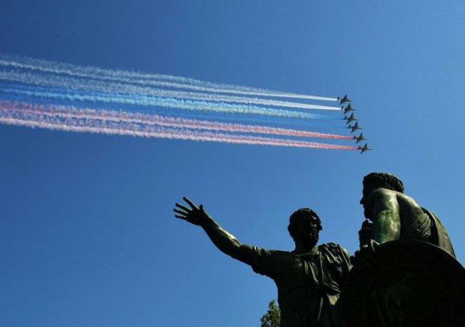 Rus Ordusu, Kızıl Meydanda Şov Yaptı!