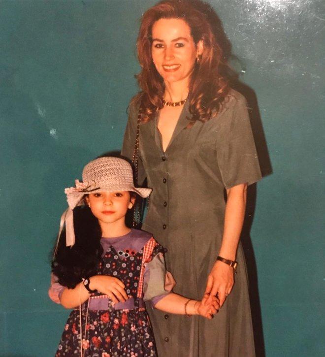 Beren Saat'ten Yeni Paylaşım: Benimle Kim Kaldı Acaba